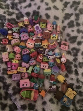 100+ shopkins ! rare and old.
